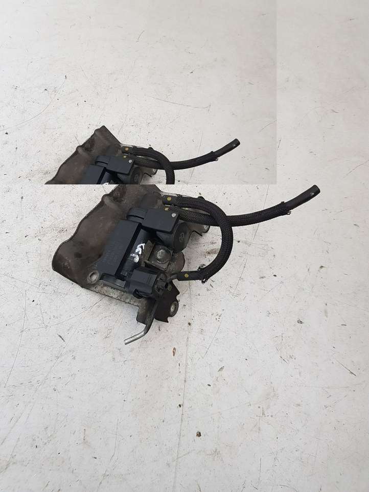 Toyota Corolla Verso E121 (2004 - 2007)  258190R011 Соленоидный клапан