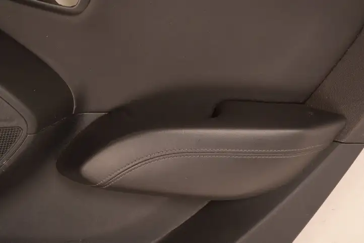 Hyundai ix35 (2013 - 2019) 833022Y0239P Обшивка задней двери — фото 4