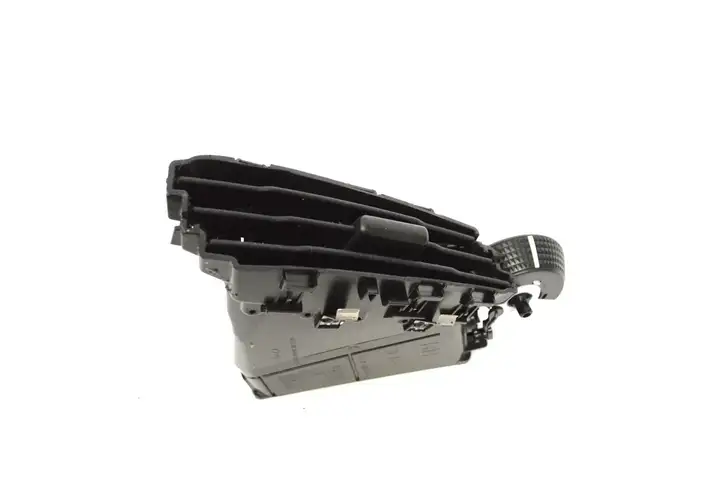 Ford Focus (2011 - 2015) F1EBA014L20BAW Воздушная решетка панели — фото 2