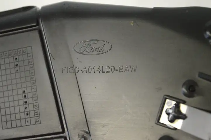 Ford Focus (2011 - 2015) F1EBA014L20BAW Воздушная решетка панели — фото 6