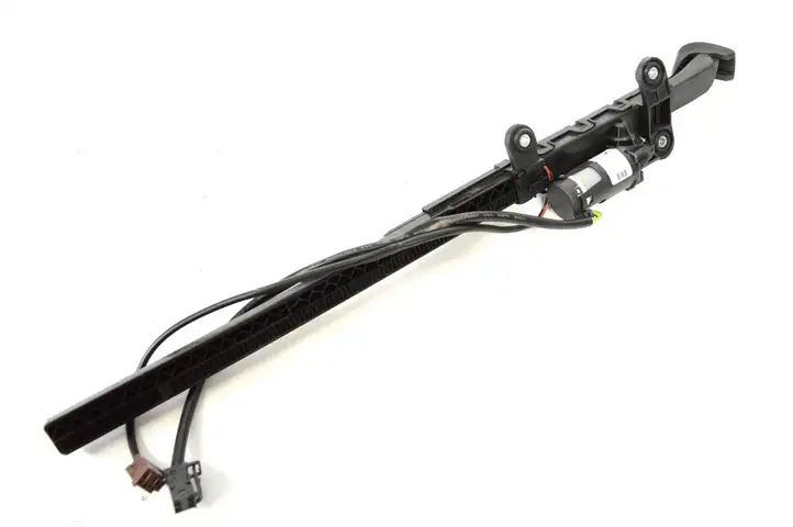 BMW 4 F32 F33 (2013 - 2017) 7307916 Электродвигатель регулировки ремня безопасности — фото 4