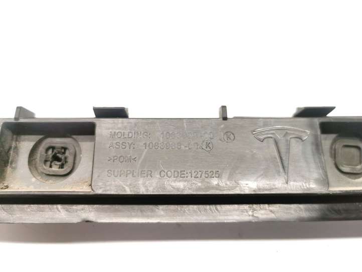 Tesla Model 3 (2017 - 2023)  1083990-00-K  Держатель заднего бампера (кронштейн)