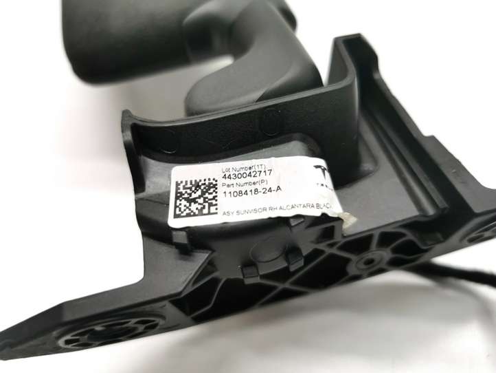 Tesla Model X (2015 - 2021)  1108418-24-A Щиток от солнца