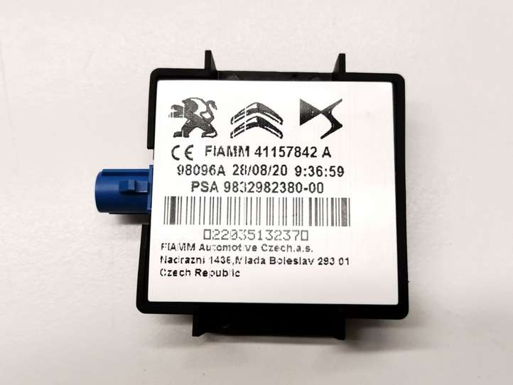 Peugeot 208 (2019 - )  9832982380 Антенна (антенна GPS)
