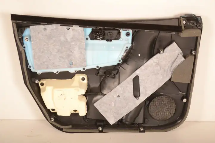 Toyota Auris E180 (2012 - 2018) 6777702300 Обшивка передней двери — фото 4