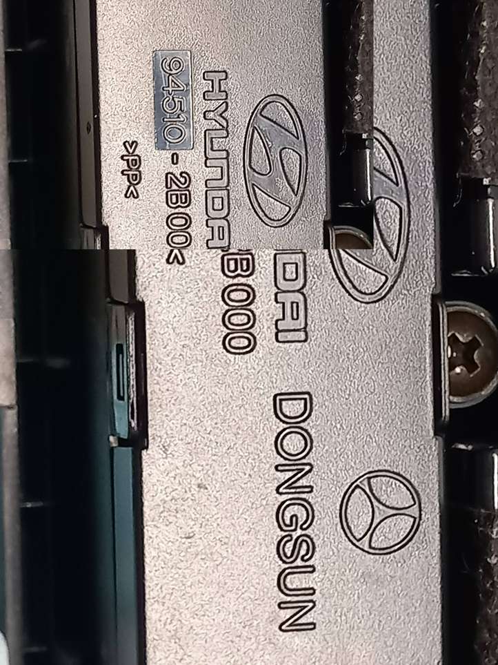 Hyundai Santa Fe (2005 - 2009)  945102B000 Отделка радио/ навигации