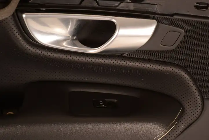 Volvo XC90 (2014 - 2019) 31393115 Обшивка задней двери — фото 3