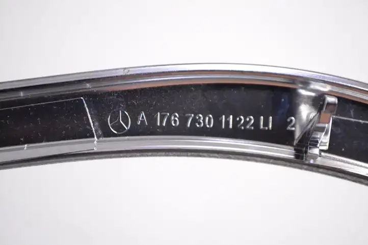 Mercedes-Benz A W176 (2012 - 2018) A1767301122 Прочая отделка задней двери — фото 5