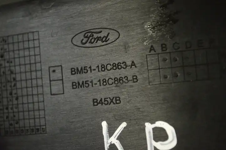 Ford Focus (2011 - 2015) BM5118C863A Накладка центрального динамика — фото 5
