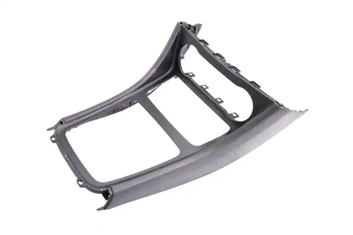 Mercedes-Benz A W176 (2012 - 2018) A1766800471 Другая деталь консоли (туннеля) — фото 2