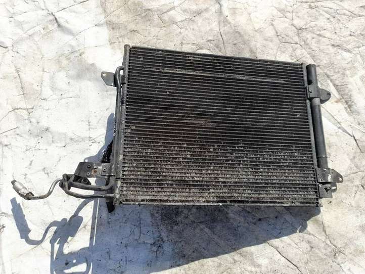 Volkswagen Touran I (2003 - 2010)  1t0820411b Радиатор охлаждения кондиционера воздуха