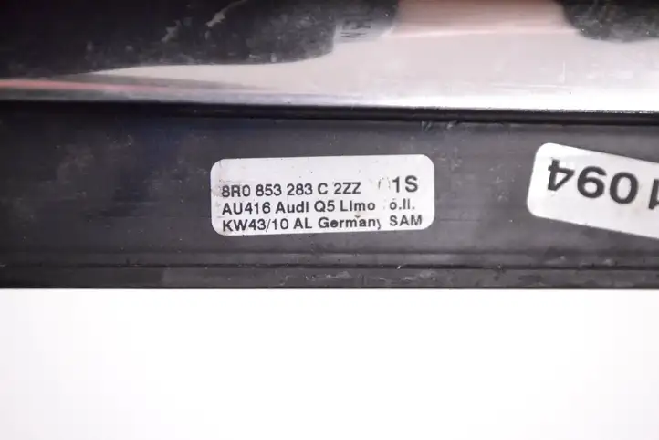 Audi Q5 SQ5 (2008 - 2012) 8R0853283C Накладка стекла передней двери — фото 5