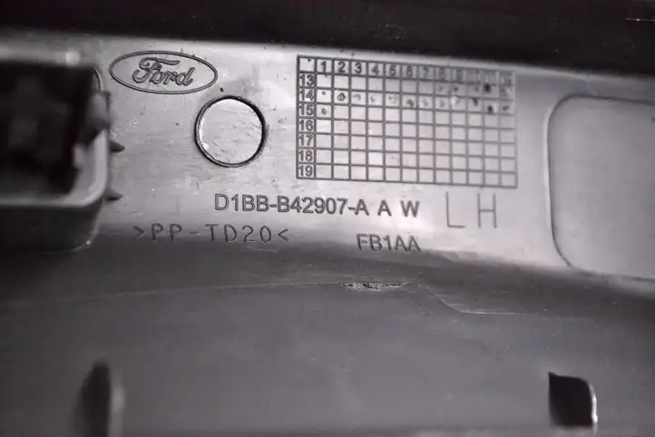 Ford Fiesta (2013 - 2017) D1BBB42904AAW Задняя боковая обшивка салона — фото 5