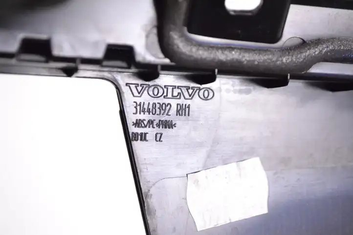 Volvo XC40 (2017 - ) 31448392 Накладка стекла передней двери — фото 5