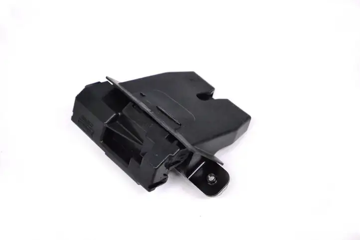 Ford Fiesta (2013 - 2017) 8A61A442A66BE Замок крышки багажника — фото 2