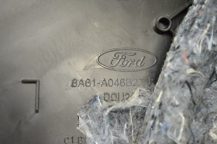 Ford Fiesta (2013 - 2017) 8A61A046B27B Другая деталь консоли (туннеля) — фото 5
