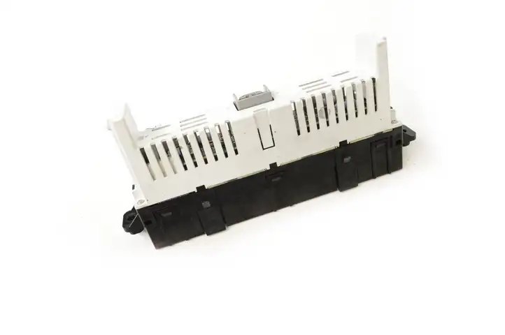 Toyota Land Cruiser (J120) (2002 - 2009) 8391060180 Автомобильные часы — фото 3