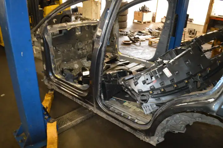 Tesla Model X (2015 - 2021) Порог кузова — фото 1