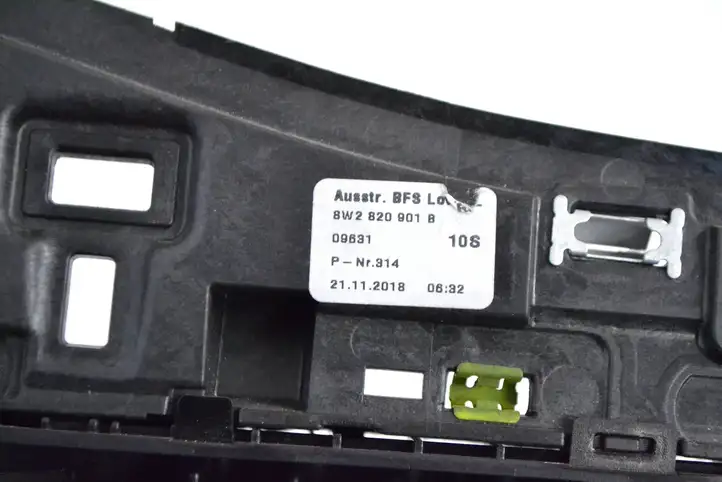 Audi A4 S4 B9 (2015 - 2019) 8W2820901B Воздушная решетка панели — фото 6