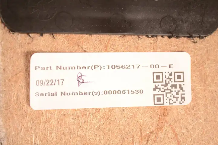 Tesla Model X (2015 - 2021) 105621700E Обшивка ниши запасного колеса — фото 8
