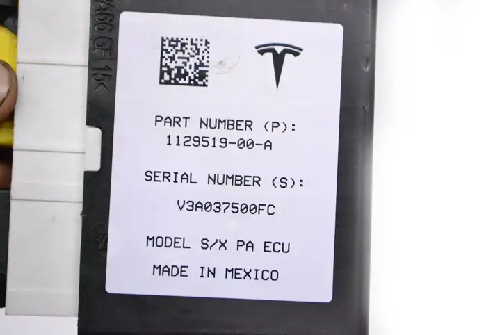 Tesla Model X (2015 - 2021) 112951900A Блок управления парктрониками — фото 6