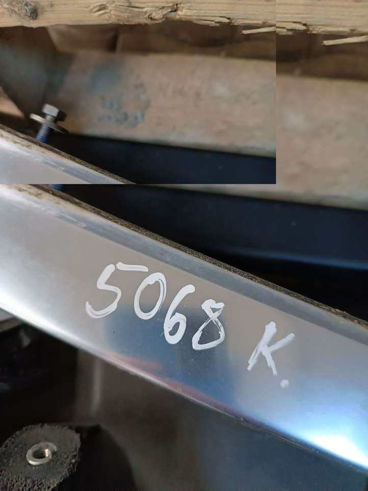 Audi Q7 (2005 - 2009)  4L0860021L Звукоизоляция крыши