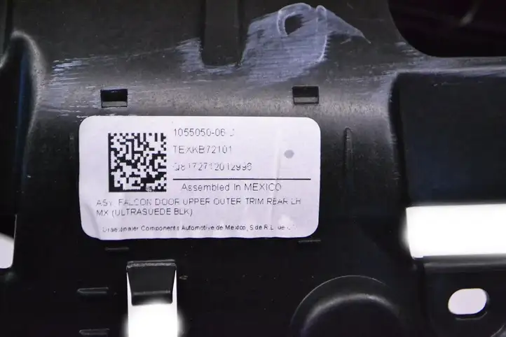 Tesla Model X (2015 - 2021) 105505006J Прочие детали салона — фото 5