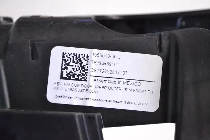 Tesla Model X (2015 - 2021) 105501006J Прочие детали салона — фото 5