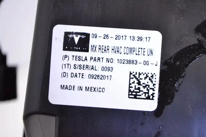 Tesla Model X (2015 - 2021) 102388300J Прочие детали салона — фото 5