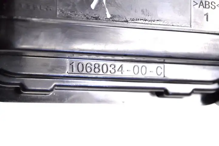 Tesla Model X (2015 - 2021) 106803400C Вентиляционная решетка кузова — фото 5