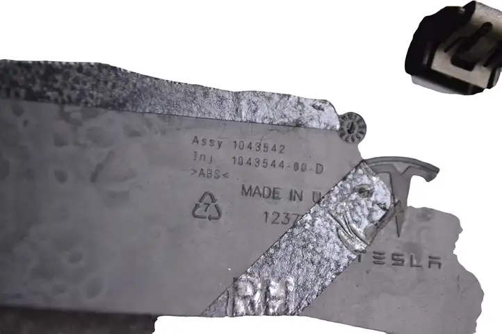 Tesla Model X (2015 - 2021) 104354400D Боковая отделка панели приборов — фото 5