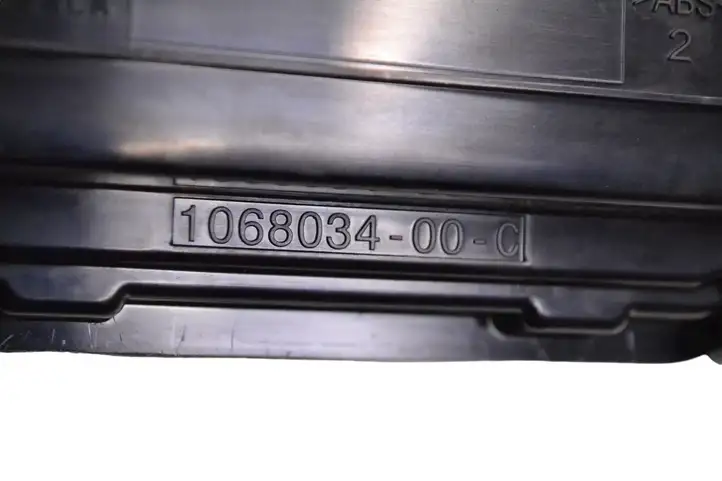 Tesla Model X (2015 - 2021) 106803400C Вентиляционная решетка кузова — фото 5
