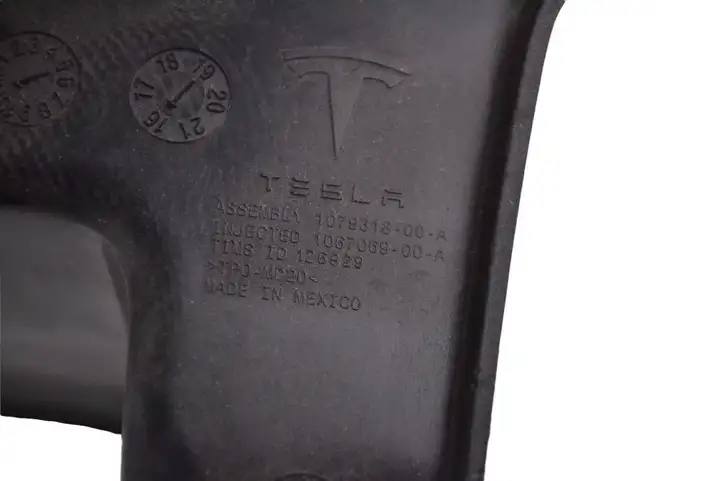 Tesla Model X (2015 - 2021) 107931800A Нижняя отделка панели приборов — фото 5