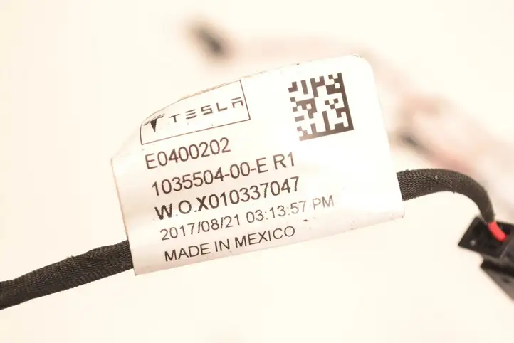 Tesla Model X (2015 - 2021) 103550400E Прочая электропроводка — фото 5