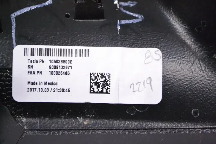 Tesla Model X (2015 - 2021) 105036500E Верхняя обшивка стойки B — фото 5