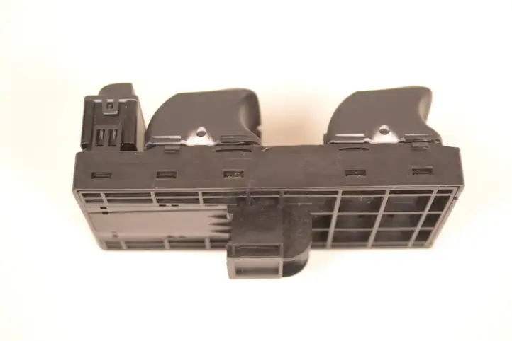 Audi Q3 8U (2011 - 2014) 8U0959851A Кнопка стеклоподъемников — фото 3