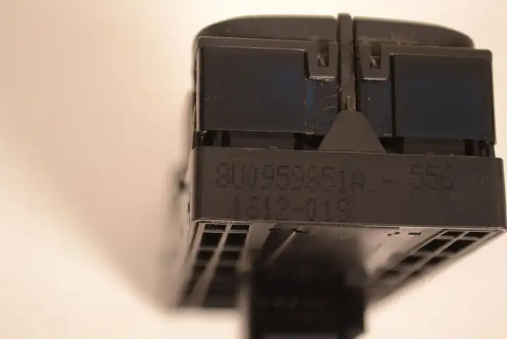 Audi Q3 8U (2011 - 2014) 8U0959851A Кнопка стеклоподъемников — фото 5