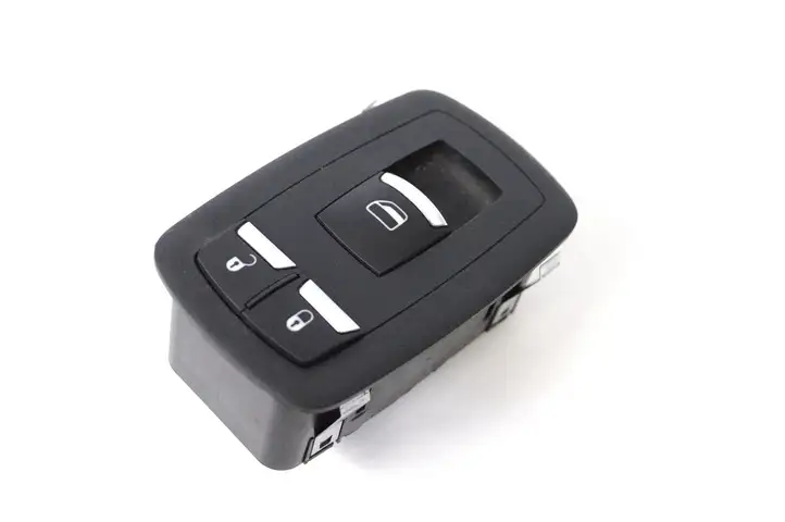 Maserati Ghibli (2013 - 2017) 670025405 Кнопка стеклоподъемников — фото 1