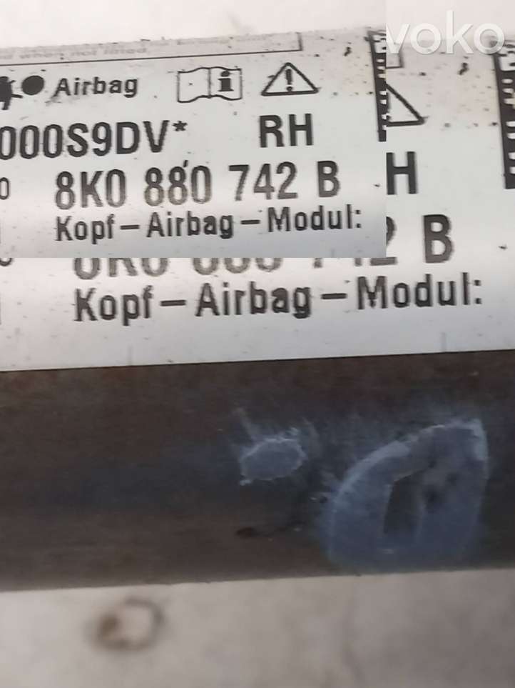 Audi A4 (2007 - 2011)  8K0880742B Звукоизоляция крыши