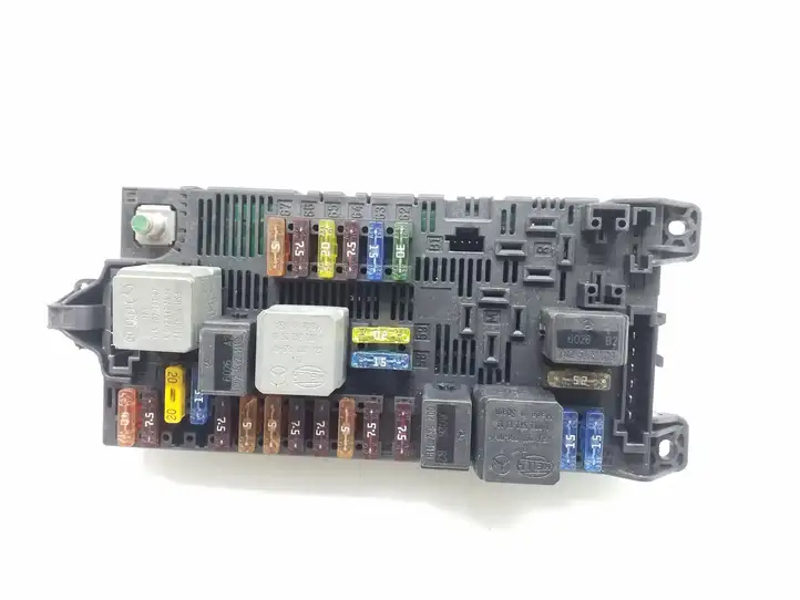 Mercedes-Benz E W211 (2002 - 2009)  2115457301 Блок предохранителей
