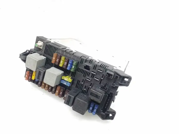 Mercedes-Benz E W211 (2002 - 2009)  2115457301 Блок предохранителей