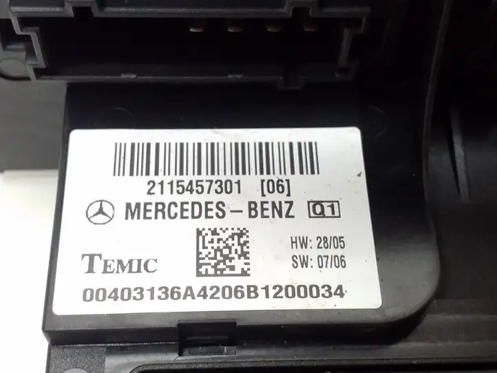 Mercedes-Benz E W211 (2002 - 2009)  2115457301 Блок предохранителей