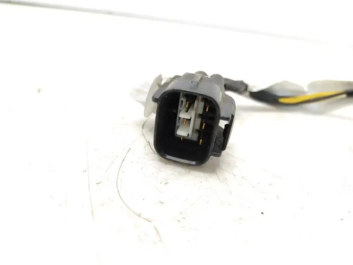 Toyota Corolla E120 E130 (2004 - 2007) 8222302030 Прочая электропроводка — фото 3
