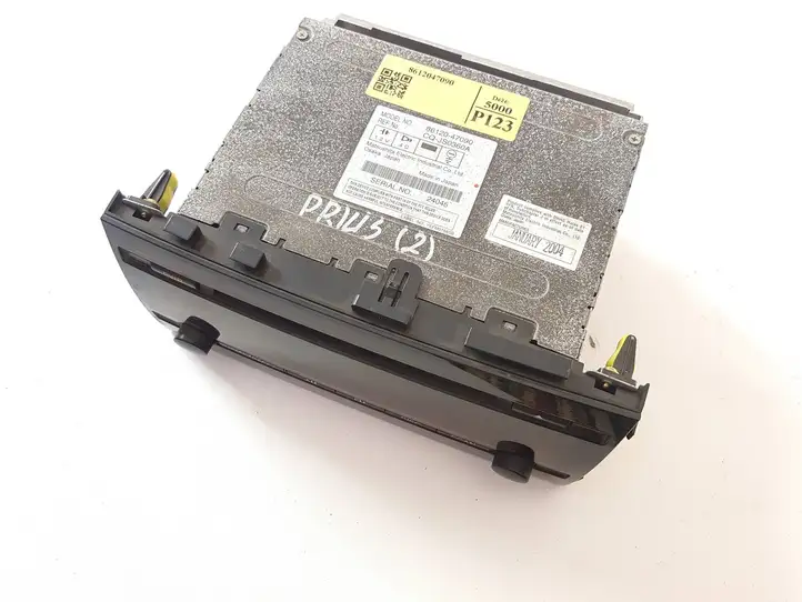 Toyota Prius (XW20) (2003 - 2009) 8612047090 Магнитола / мультимедийная система — фото 4