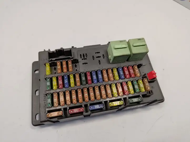 Mini One Cooper R50-53 (2000 - 2012) 1509011 Блок предохранителей — фото 1