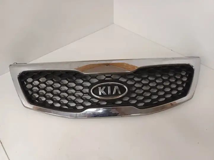 Kia Sorento (2009 - 2014) 863502P000 Верхняя решетка радиатора — фото 1