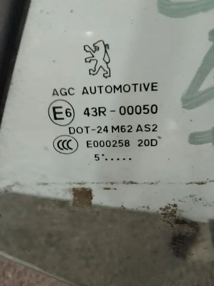 Peugeot 307 (2005 - 2008)   Заднее боковое стекло кузова