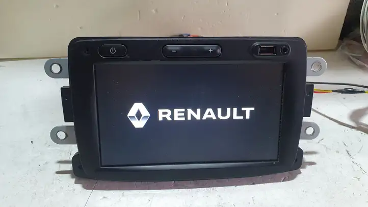Renault Trafic III (X82) (2014 - ) 281158982R Магнитола / мультимедийная система — фото 2
