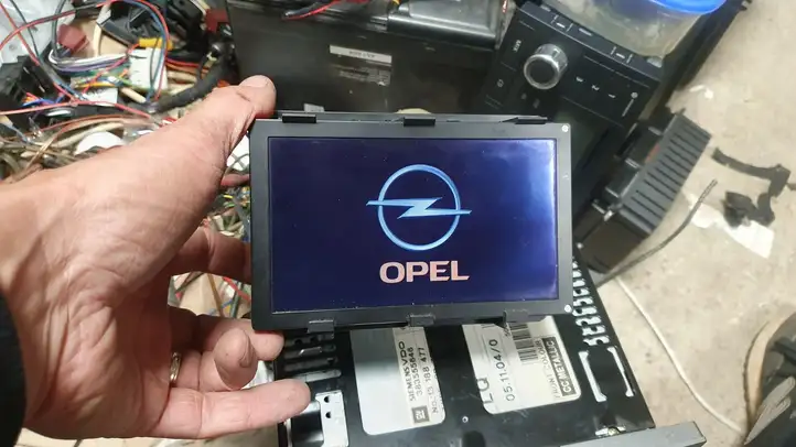 Opel Signum (2002 - 2008) 13188477 Магнитола / мультимедийная система — фото 4