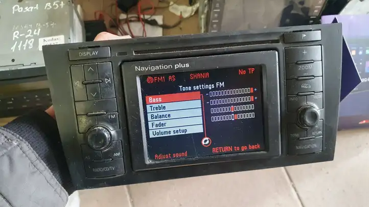 Audi A6 Allroad C5 (2000 - 2006) 4B0035192M Магнитола / мультимедийная система — фото 4